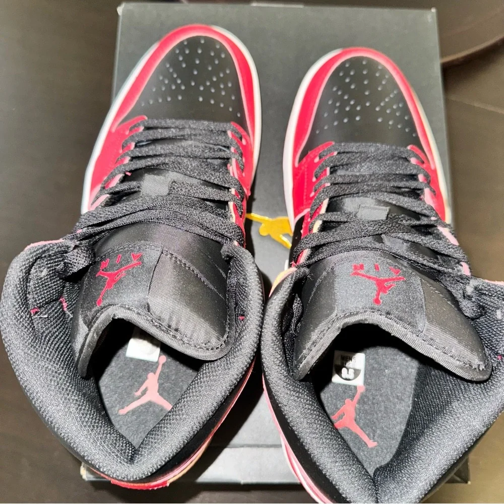MEN'S AIR JORDAN RETRO 1 MID CASUAL SHOES